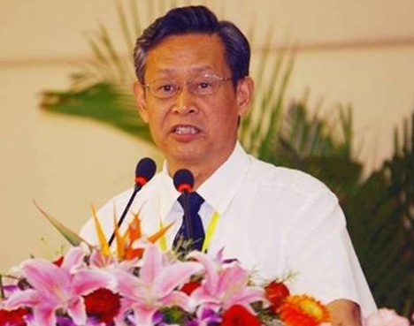 杜祥琬院士在台上演讲